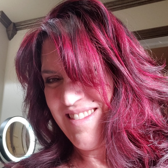 Meet your Posher, Lisa - Picture 1 of 1